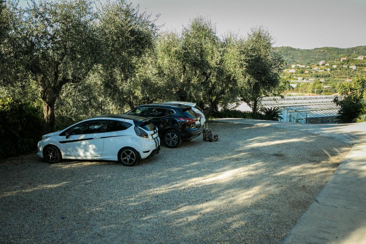 ホテルLe Raganelle Oneglia エクステリア 写真
